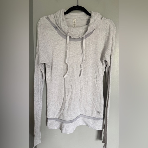 Alo Yoga Sweater - Picture 2 of 8